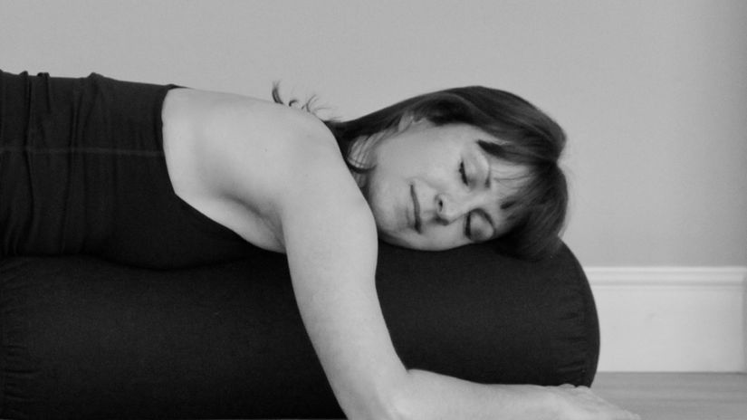 GENTLE FLOW & YOGA NIDRA - Sleep Well